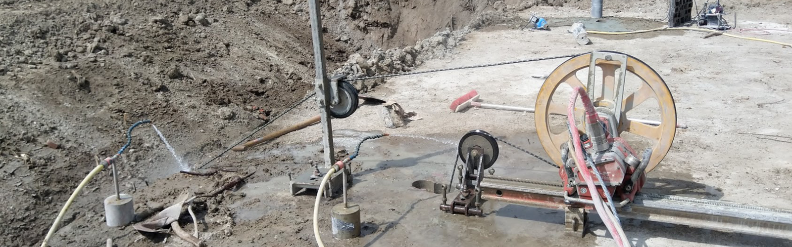 Trillingsvrij verwijderen van een bunkervloer in explosief gebied - TD&R