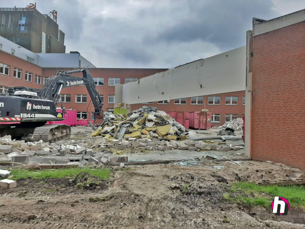 Hein Heun - Op vakkundige wijze slopen van bestaande gebouwen op de Zernike Campus in Groningen