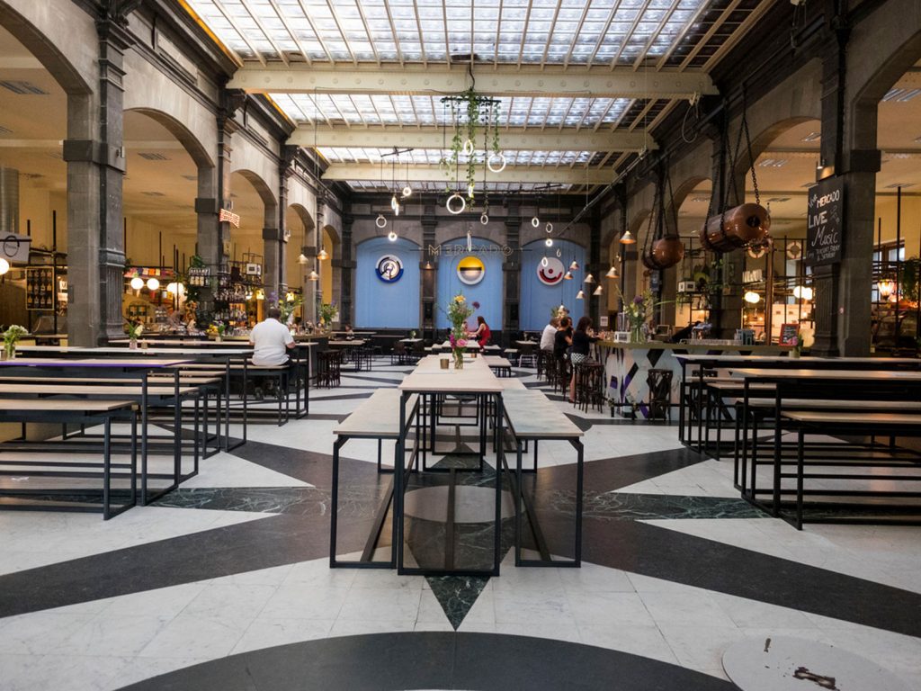 Hein Heun - Afbraakwerkzaamheden postkantoor Antwerpen (foto door Mercado)