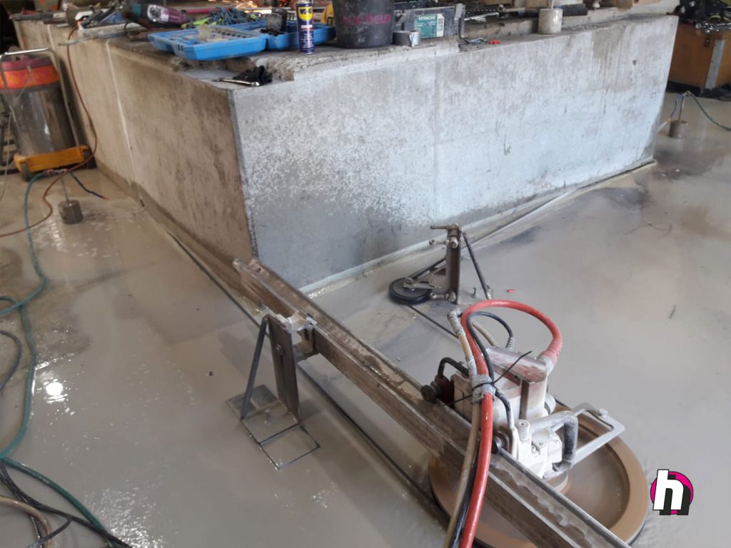 Hein Heun - Electriciteitsturbine amoveren en betonblok zagen