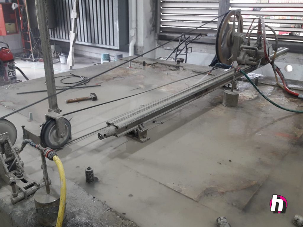 Hein Heun - Electriciteitsturbine amoveren en betonblok zagen