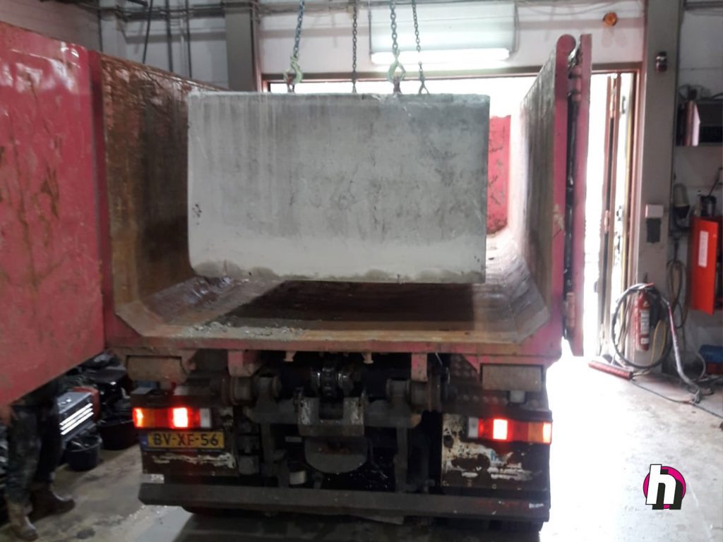Hein Heun - Electriciteitsturbine amoveren en betonblok zagen