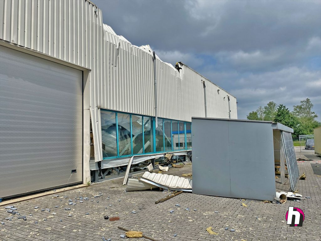 Hein Heun - Dakinstorting door waterschade in Kerkrade (NL)